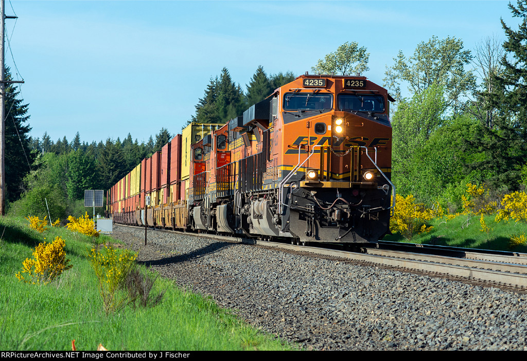 BNSF 4235